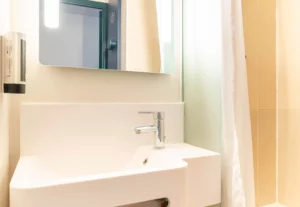 Hotel nantes centre 4304 bathroom.5fd6a189