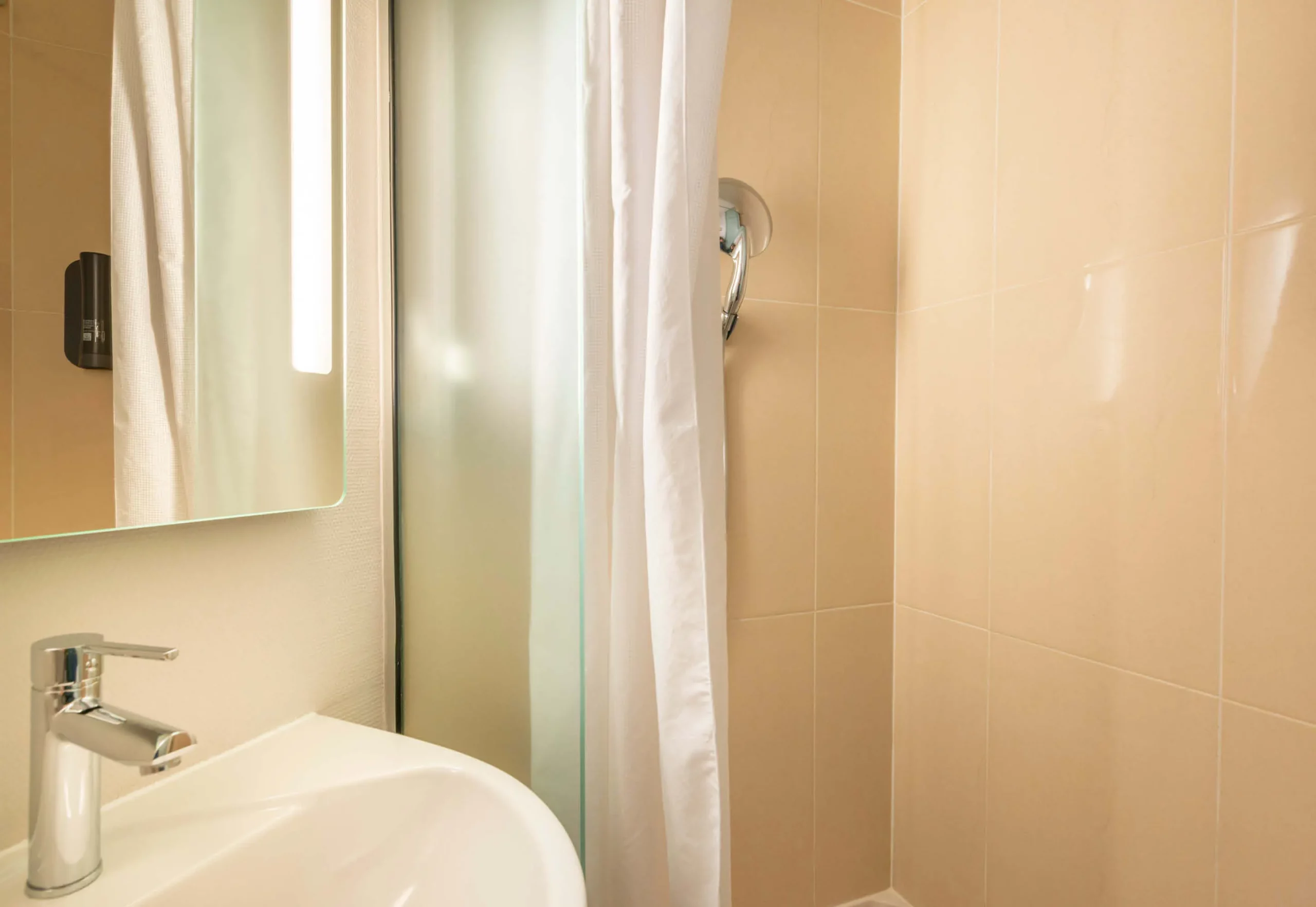 Hotel nantes reze 4342 bathroom.bc6b5eba