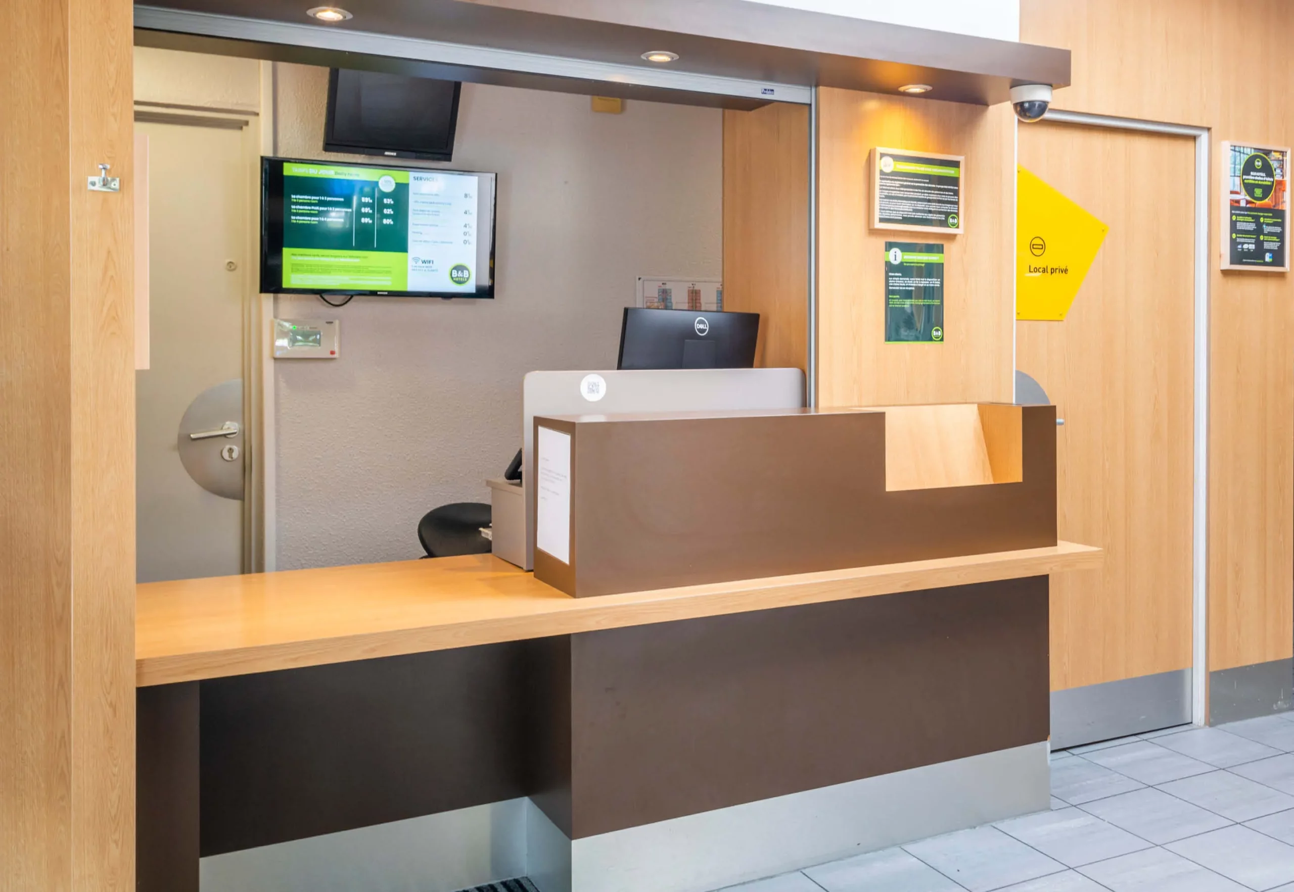 Hotel nantes reze 4342 reception.359e95d9